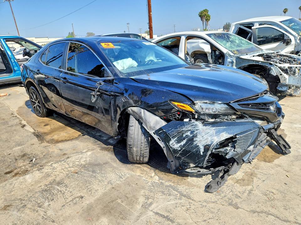 Продаж на аукціоні авто 2021 Toyota Camry, vin: 4T1G11AK7MU490075, номер лоту: 53619956