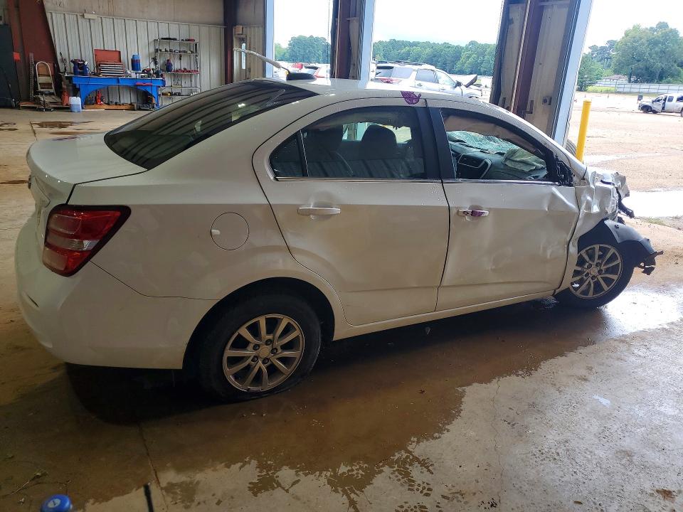 57166926 :رقم المزاد ، 1G1JD5SH1J4117825 vin ، 2018 Chevrolet Sonic مزاد بيع