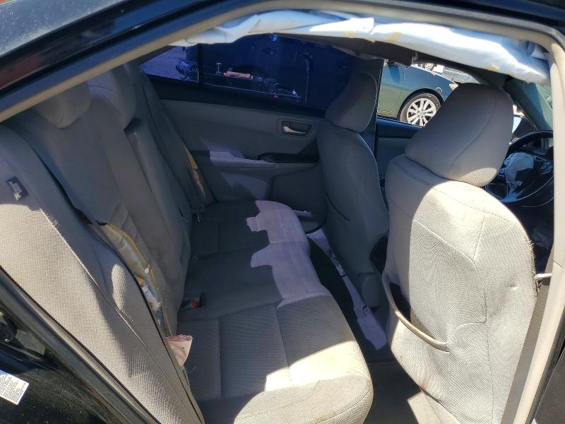 55639756 :رقم المزاد ، 4T1BF1FK1FU040963 vin ، 2015 Toyota Camry مزاد بيع