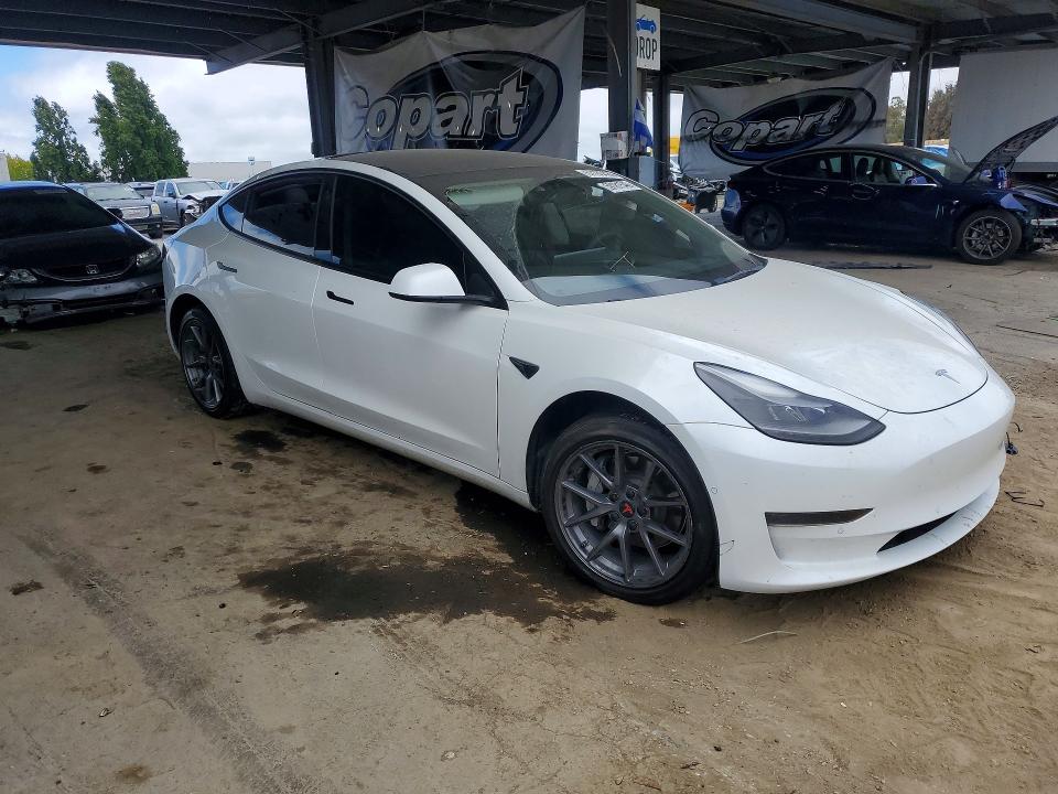 59181546 :رقم المزاد ، 5YJ3E1EA3NF112256 vin ، 2022 Tesla Model 3 مزاد بيع
