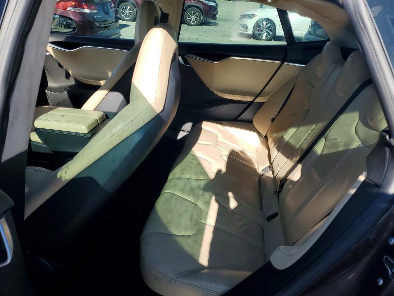 58951266 :رقم المزاد ، 5YJSA1CN1DFP27464 vin ، 2013 Tesla Model S مزاد بيع
