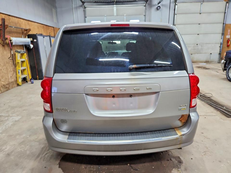 53743036 :رقم المزاد ، 2C4RDGCG8GR235288 vin ، 2016 Dodge Grand Caravan مزاد بيع