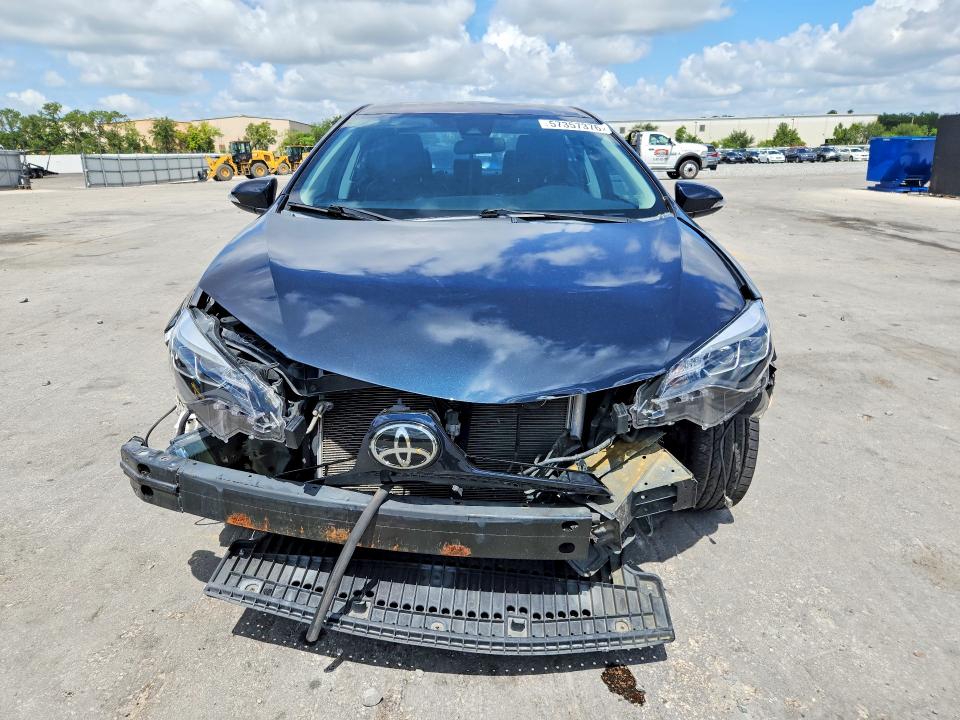 57357376 :رقم المزاد ، 2T1BURHE4JC970166 vin ، 2018 Toyota Corolla مزاد بيع