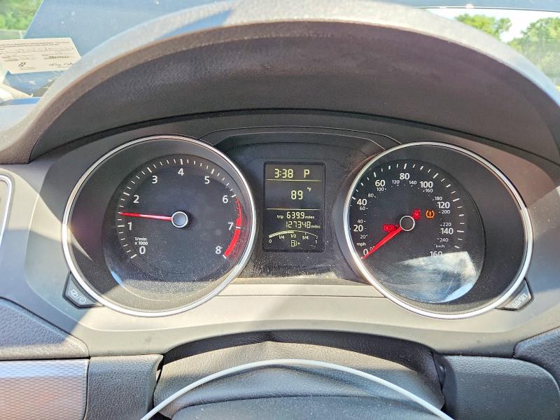 59248736 :رقم المزاد ، 3VWDB7AJ5JM238207 vin ، 2018 Volkswagen Jetta مزاد بيع