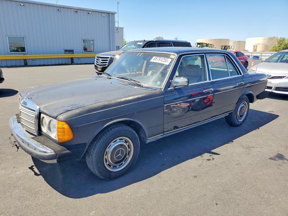 1982 Mercedes-benz 300 მანქანა იყიდება აუქციონზე, vin: WDBAB33A3CB013238, აუქციონის ნომერი: 85791255