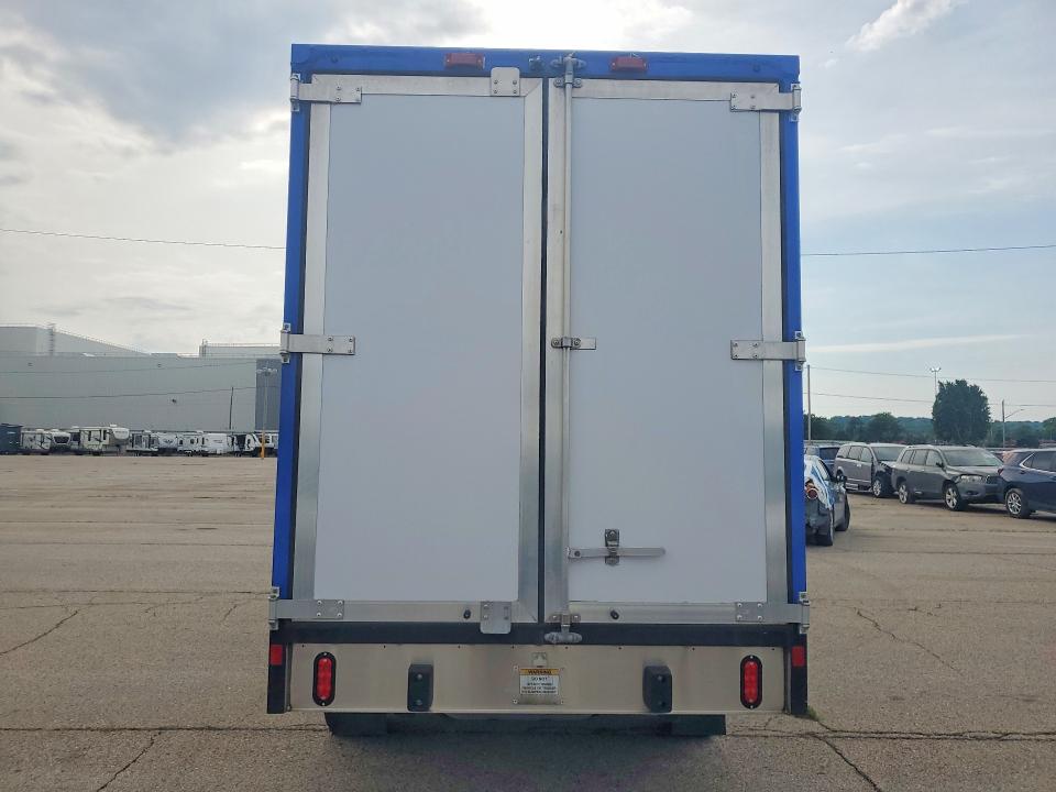 2023 Ford Econoline მანქანა იყიდება აუქციონზე, vin: 1FDWE3FK2PDD32087, აუქციონის ნომერი: 55891216