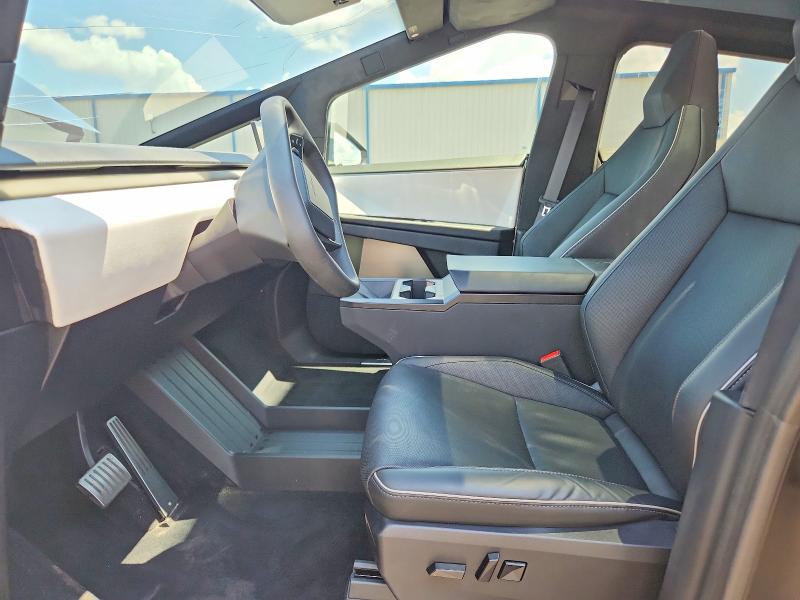 58941946 :رقم المزاد ، 7G2CEHED8SA080865 vin ، 2025 Tesla Cybertruck مزاد بيع