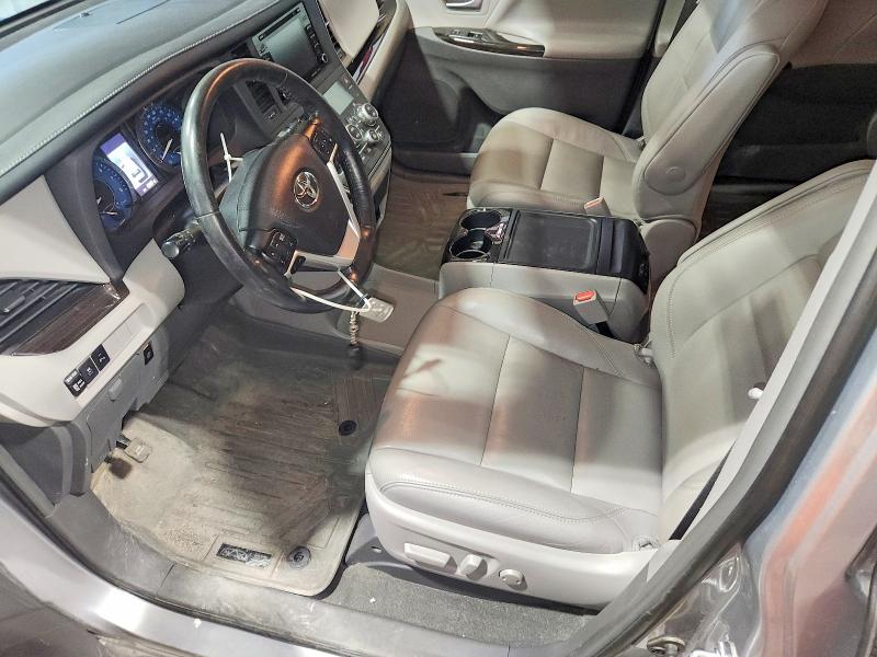 55655906 :رقم المزاد ، 5TDDZ3DC2JS201880 vin ، 2018 Toyota Sienna مزاد بيع