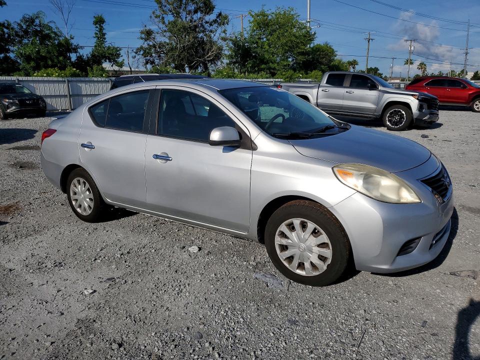 57376806 :رقم المزاد ، 3N1CN7APXDL859918 vin ، 2013 Nissan Versa مزاد بيع