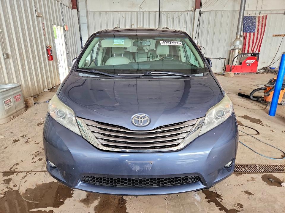 2015 Toyota Sienna მანქანა იყიდება აუქციონზე, vin: 5TDYK3DC9FS599490, აუქციონის ნომერი: 58578556