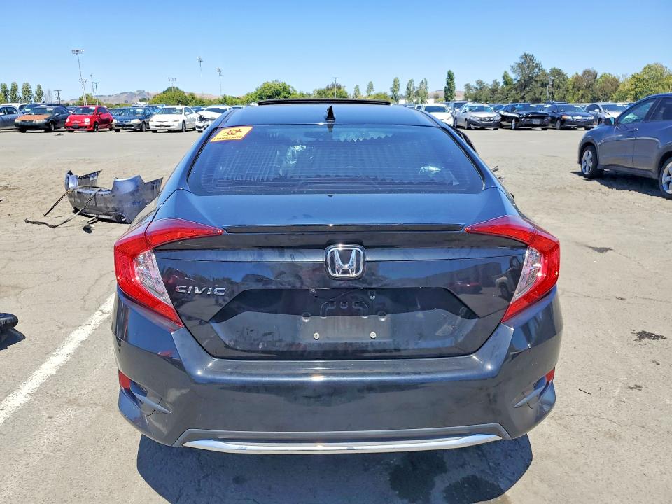 56136576 :رقم المزاد ، 19XFC1F34LE215045 vin ، 2020 Honda Civic مزاد بيع