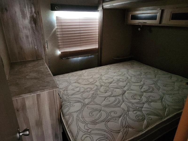 55215576 :رقم المزاد ، 5ZT2CA4B1LX017126 vin ، 2020 Coachman Catalina مزاد بيع
