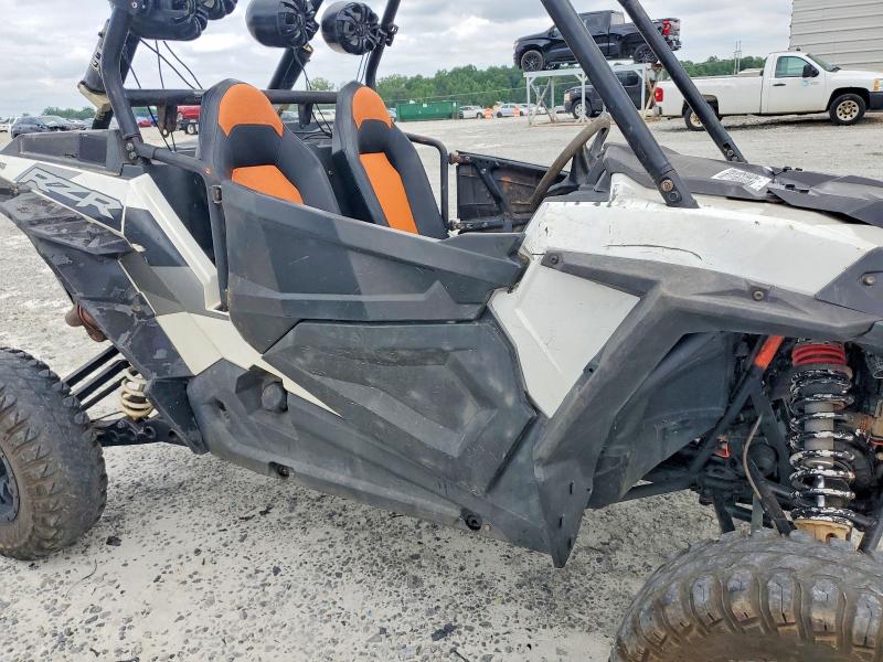 56061486 :رقم المزاد ، 3NSVDE993FF374040 vin ، 2015 Polaris Zr Xp 1000 مزاد بيع