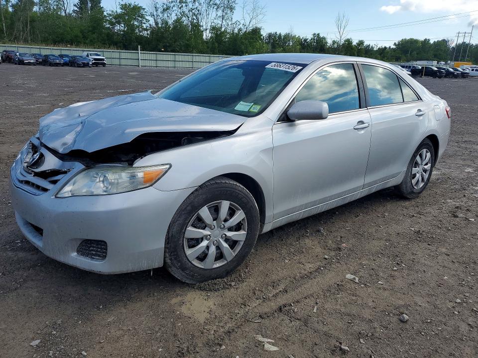 58631526 :رقم المزاد ، 4T4BF3EK4AR040581 vin ، 2010 Toyota Camry مزاد بيع