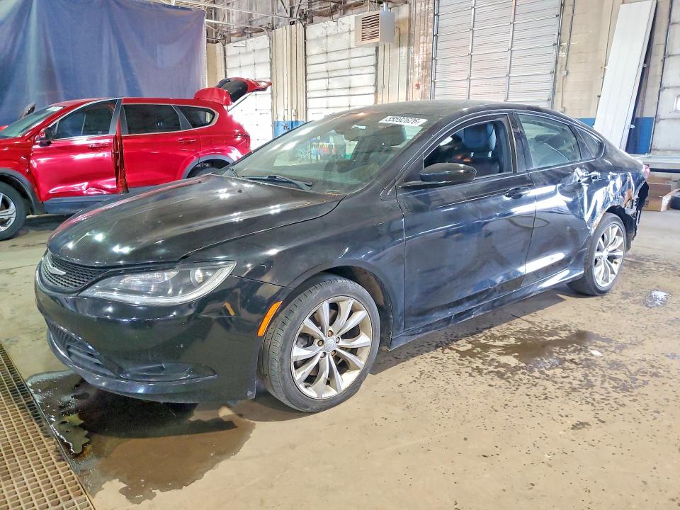 55592626 :رقم المزاد ، 1C3CCCBG7FN717995 vin ، 2015 Chrysler 200 مزاد بيع