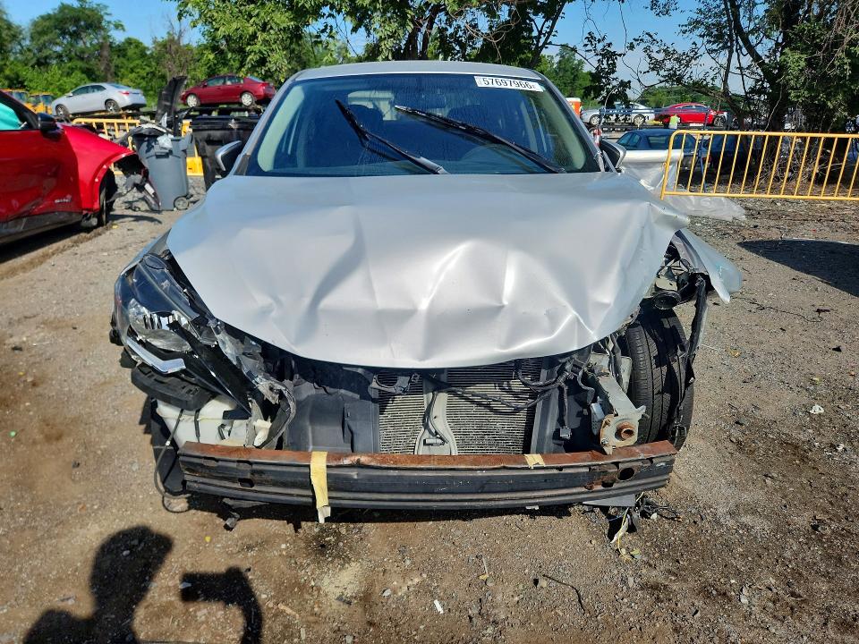 2018 Nissan Sentra მანქანა იყიდება აუქციონზე, vin: 3N1AB7AP4JY281975, აუქციონის ნომერი: 57697966