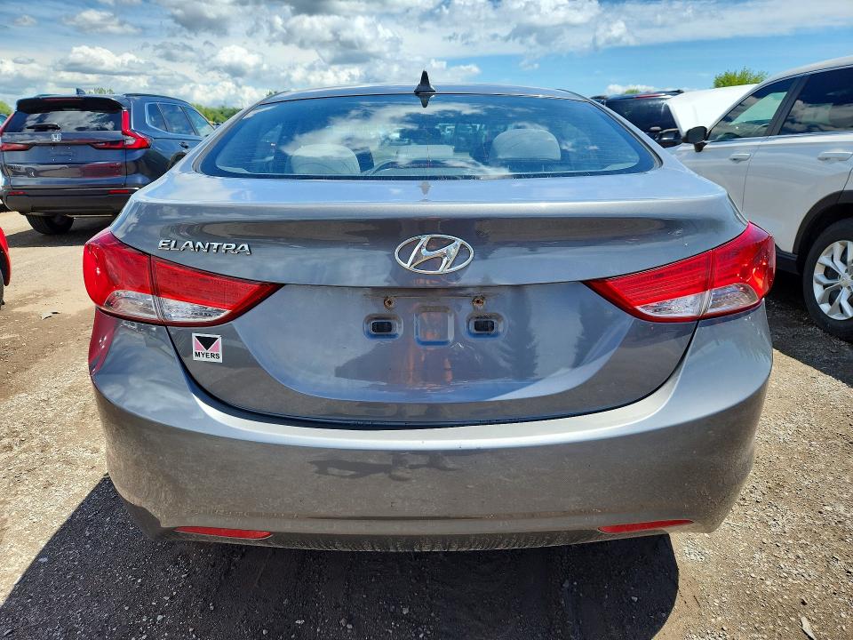 2013 Hyundai Elantra მანქანა იყიდება აუქციონზე, vin: 5NPDH4AE2DH175788, აუქციონის ნომერი: 56656066