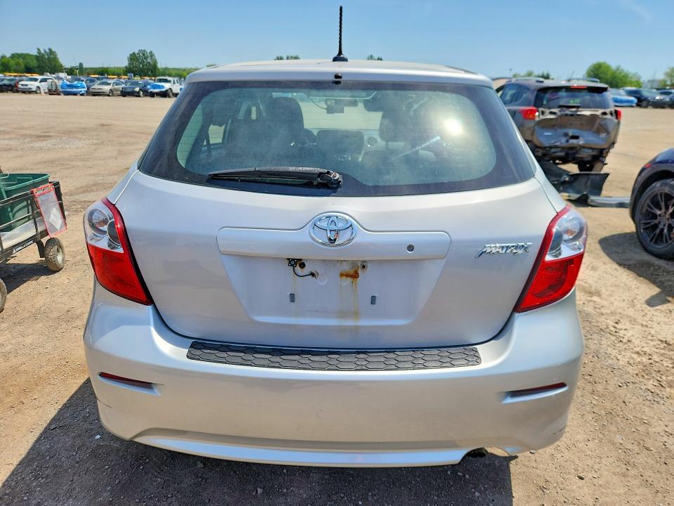 73340855 :رقم المزاد ، 2T1KU4EE5BC713865 vin ، 2011 Toyota Matrix مزاد بيع