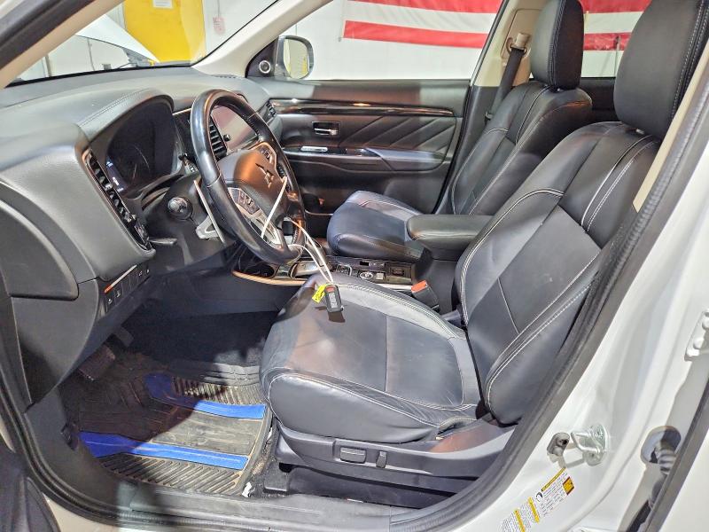 55894106 :رقم المزاد ، JA4J24A59JZ032114 vin ، 2018 Mitsubishi Outlander مزاد بيع