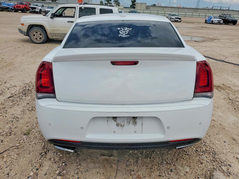 Продажа на аукционе авто 2018 Chrysler 300, vin: 2C3CCABG9JH240315, номер лота: 55597996