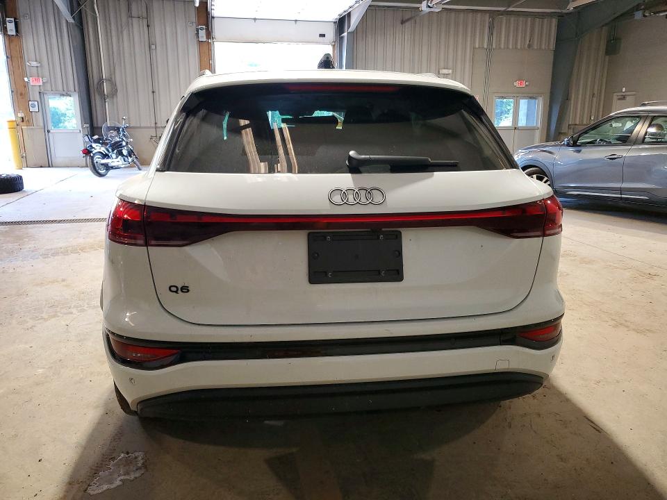 2025 Audi Q6 E-tron მანქანა იყიდება აუქციონზე, vin: WA124BGF1SA012958, აუქციონის ნომერი: 56136856