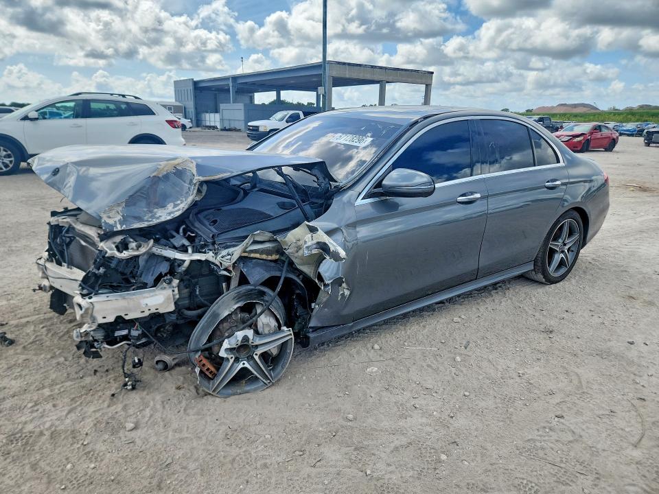 Auction sale of the 2018 Mercedes-benz E, vin: WDDZF4JB6JA327811, lot number: 57128296