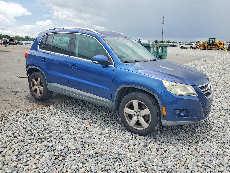 55627806 :رقم المزاد ، WVGAV7AX7AW002123 vin ، 2010 Volkswagen Tiguan مزاد بيع