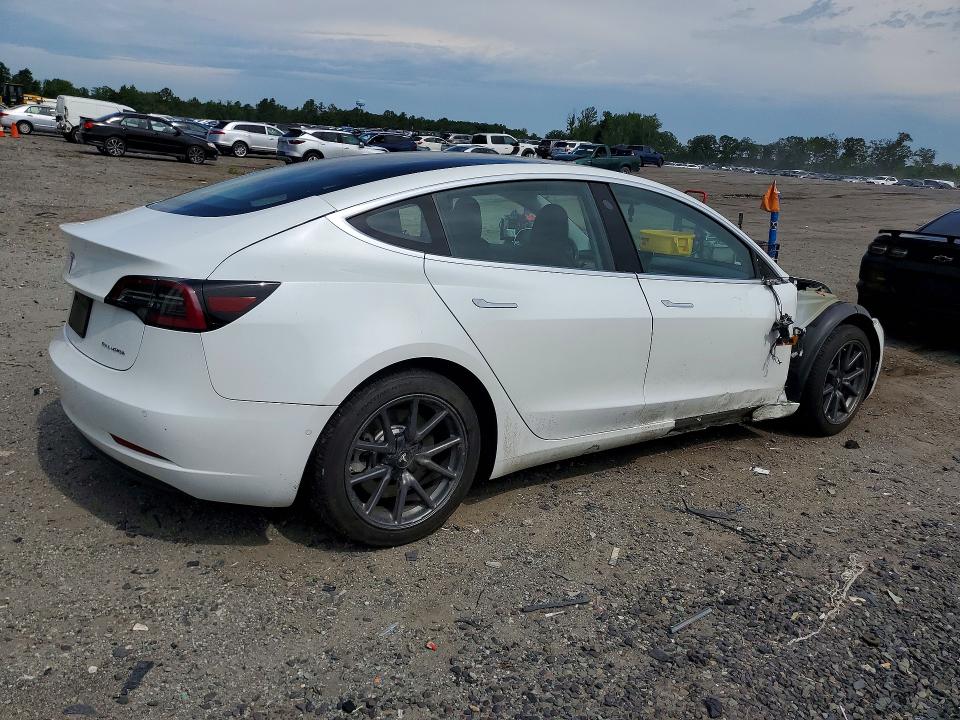 Продаж на аукціоні авто 2018 Tesla Model 3, vin: 5YJ3E1EB0JF185667, номер лоту: 57322316
