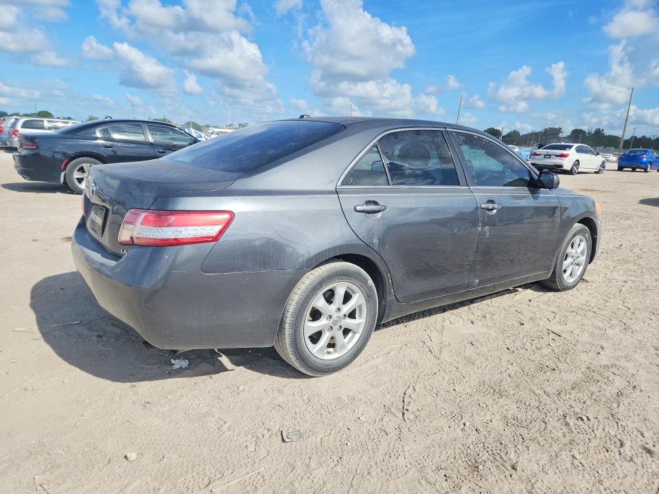 2010 Toyota Camry მანქანა იყიდება აუქციონზე, vin: 4T1BF3EKXAU561573, აუქციონის ნომერი: 56857046