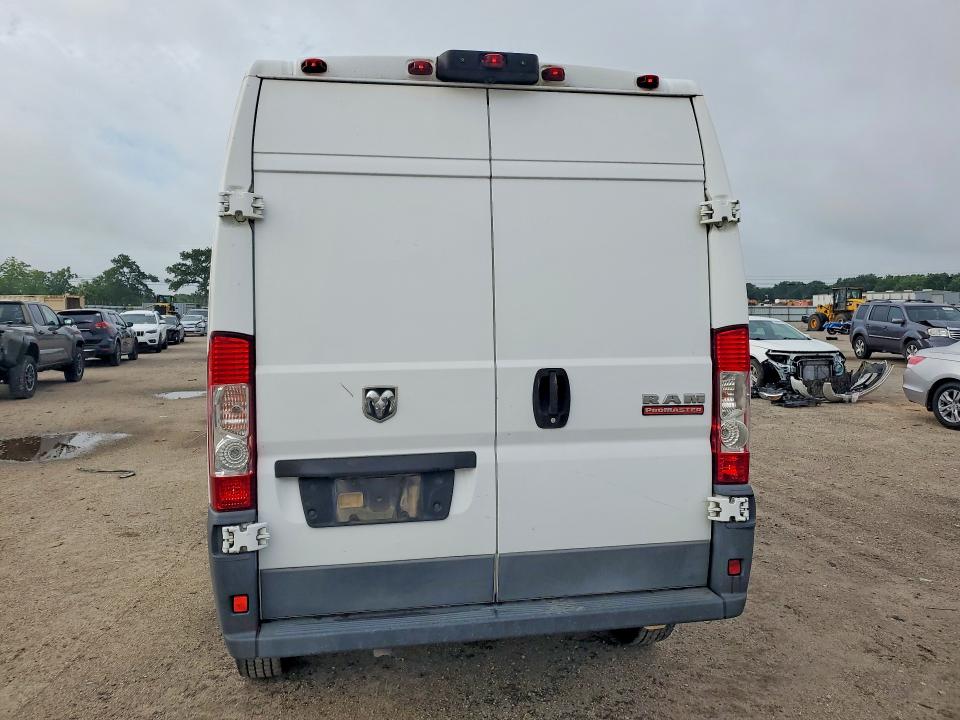 57544006 :رقم المزاد ، 3C6TRVBGXJE156122 vin ، 2018 Ram Promaster 1500 مزاد بيع