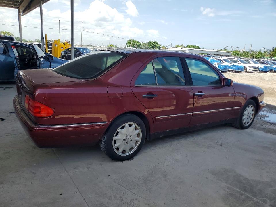 55904366 :رقم المزاد ، WDBJF25H8XA825025 vin ، 1999 Mercedes-benz E مزاد بيع