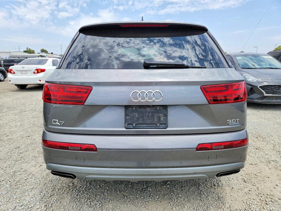 2017 Audi Q7 მანქანა იყიდება აუქციონზე, vin: WA1AAAF74HD004014, აუქციონის ნომერი: 58357946