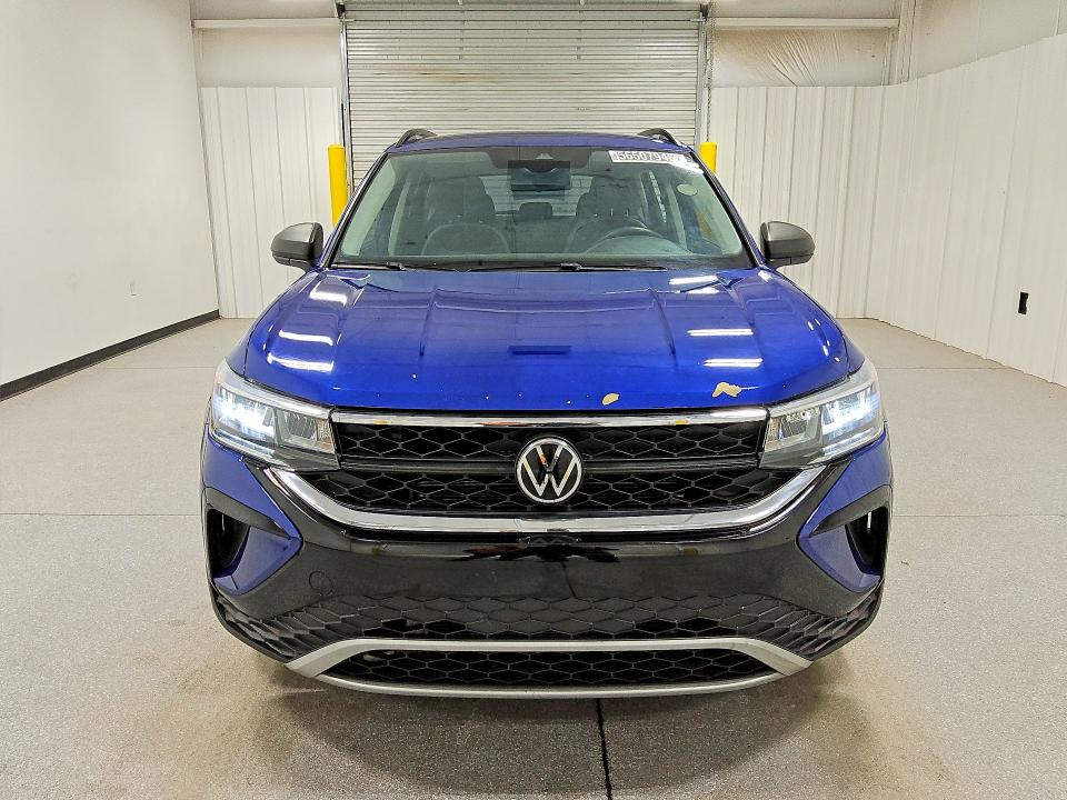 56507946 :رقم المزاد ، 3VVDX7B25NM033814 vin ، 2022 Volkswagen Taos مزاد بيع