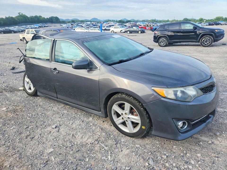 57405496 :رقم المزاد ، 4T1BF1FK4CU097847 vin ، 2012 Toyota Camry مزاد بيع