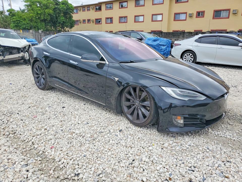 55637906 :رقم المزاد ، 5YJSA1E25HF222326 vin ، 2017 Tesla Model S مزاد بيع