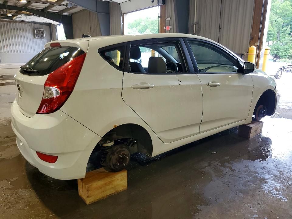 57594036 :رقم المزاد ، KMHCT5AE1FU216318 vin ، 2015 Hyundai Accent مزاد بيع