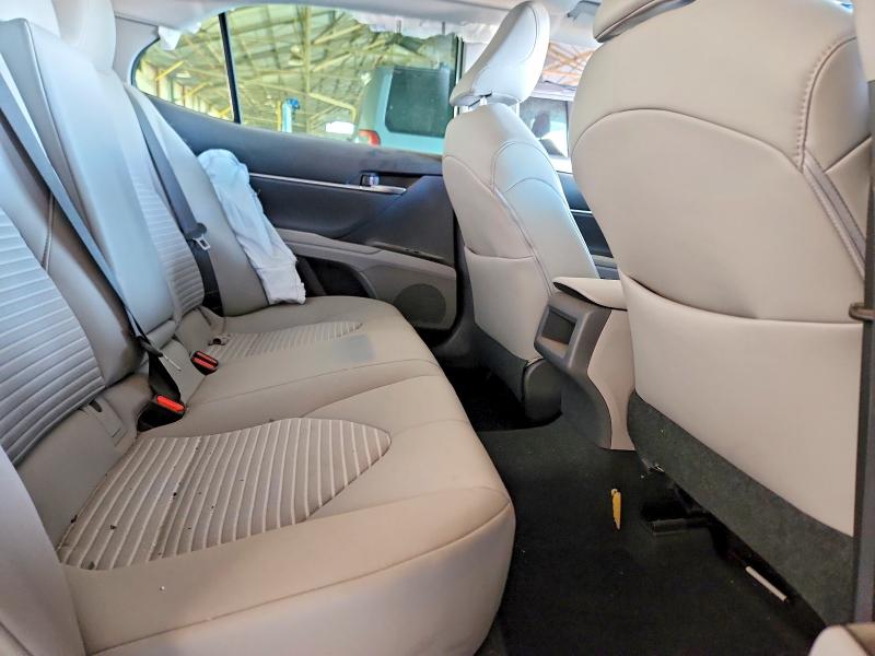 56678396 :رقم المزاد ، 4T1B11HK4JU537395 vin ، 2018 Toyota Camry مزاد بيع