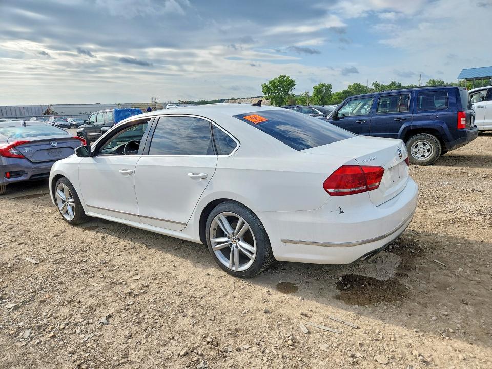 56135076 :رقم المزاد ، 1VWCN7A33EC113301 vin ، 2014 Volkswagen Passat مزاد بيع
