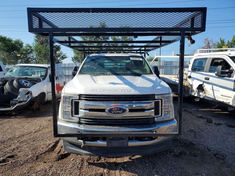 58269196 :رقم المزاد ، 1FD8W3HT0HEB59564 vin ، 2017 Ford F350 مزاد بيع