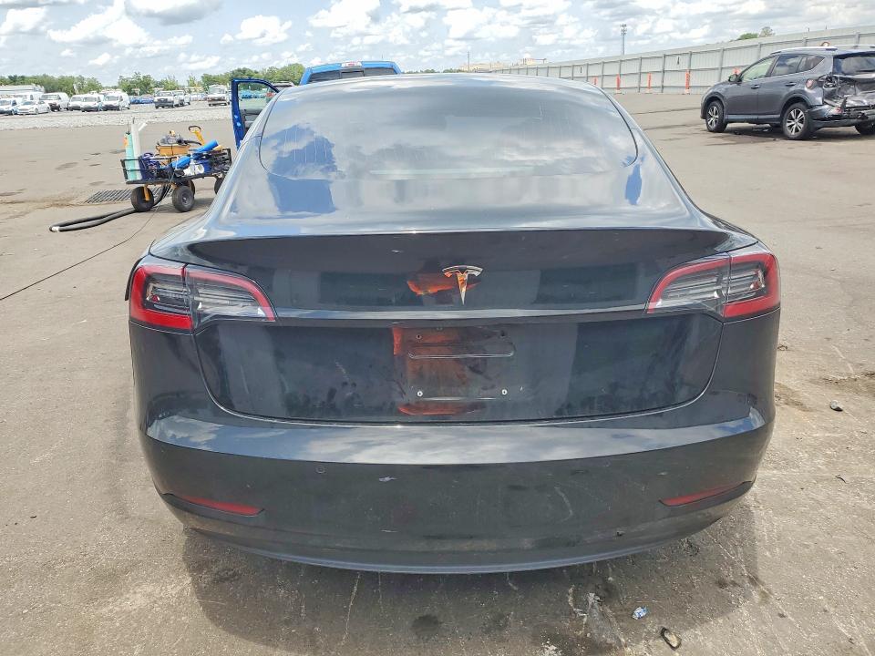 Продажа на аукционе авто 2018 Tesla Model 3, vin: 5YJ3E1EA3JF175884, номер лота: 58715496