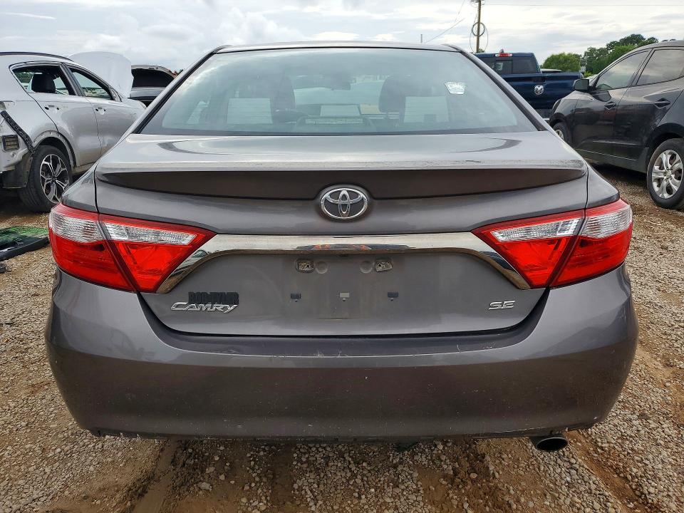 57051346 :رقم المزاد ، 4T1BF1FK0FU057043 vin ، 2015 Toyota Camry مزاد بيع