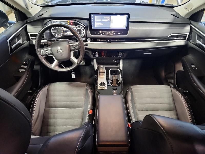56233016 :رقم المزاد ، JA4J3VA88SZ020423 vin ، 2025 Mitsubishi Outlander مزاد بيع