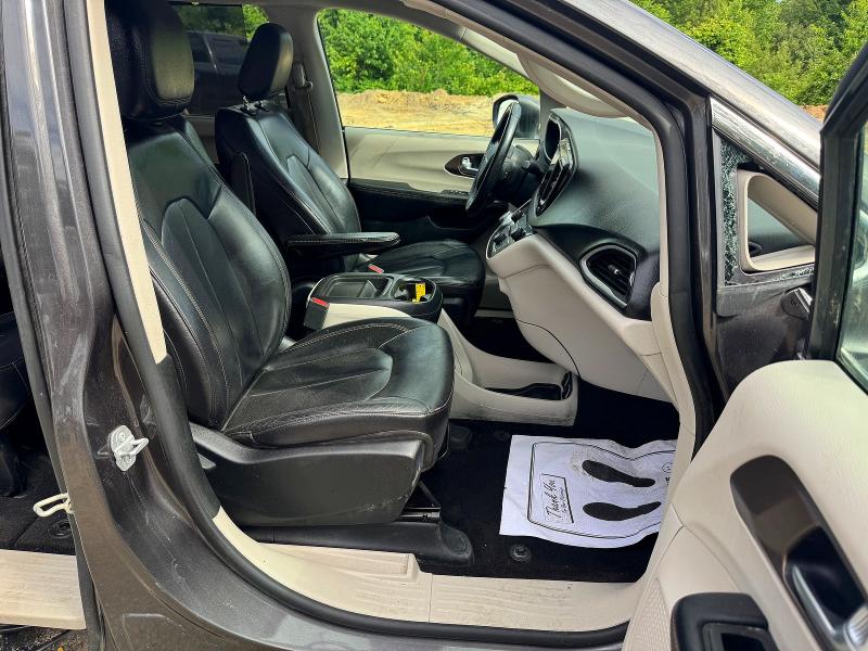 Продаж на аукціоні авто 2017 Chrysler Pacifica, vin: 2C4RC1BG8HR803588, номер лоту: 57971776