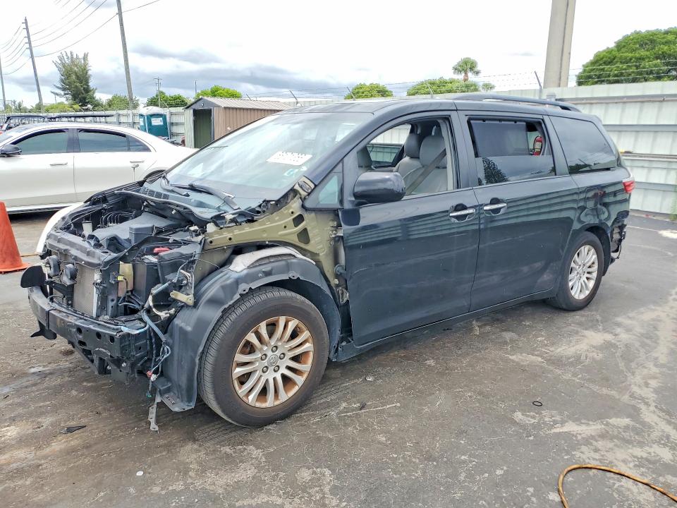 Продаж на аукціоні авто 2015 Toyota Sienna, vin: 5TDYK3DC5FS689915, номер лоту: 56131356