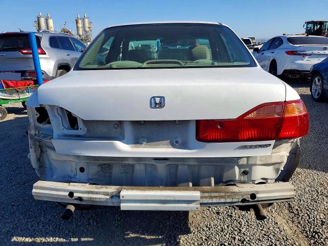 58073746 :رقم المزاد ، 1HGCG1647YA023632 vin ، 2000 Honda Accord مزاد بيع