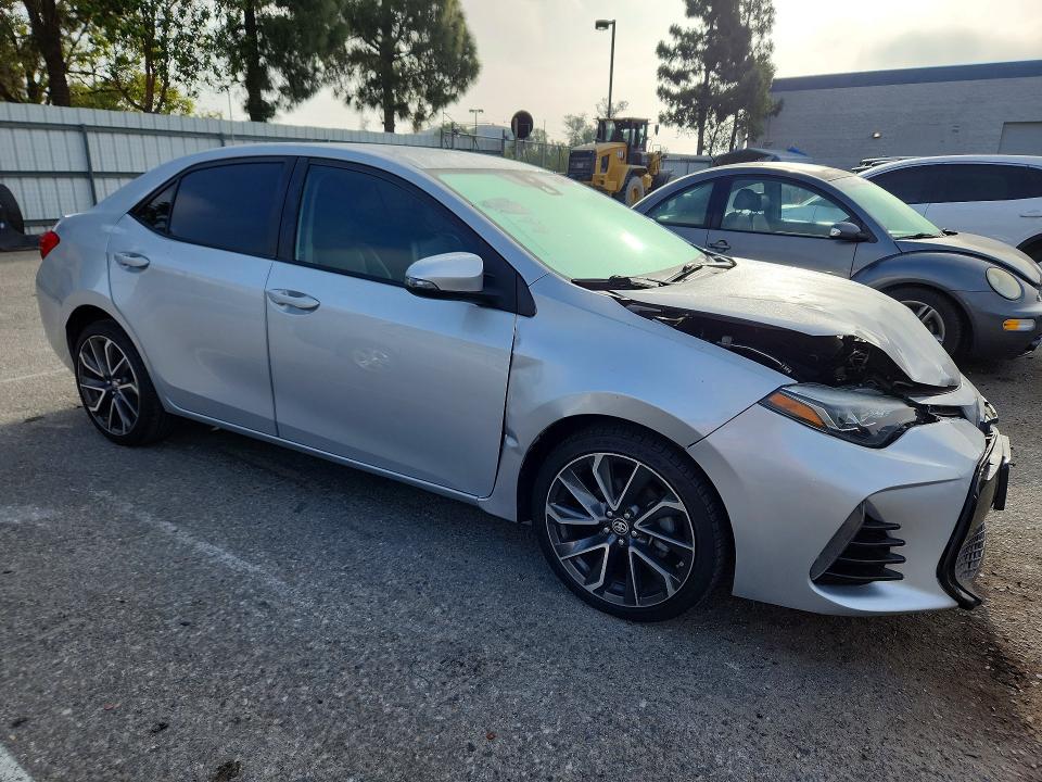 55466296 :رقم المزاد ، 2T1BURHE1JC996790 vin ، 2018 Toyota Corolla مزاد بيع