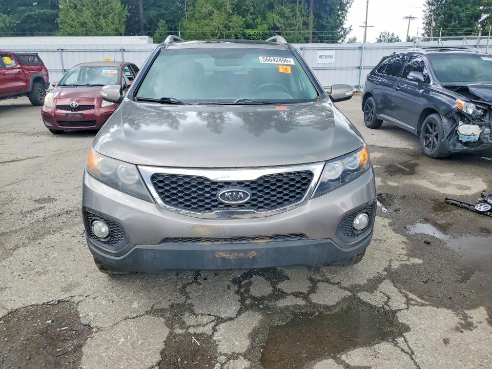 56642496 :رقم المزاد ، 5XYKU4A2XBG072647 vin ، 2011 Kia Sorento مزاد بيع