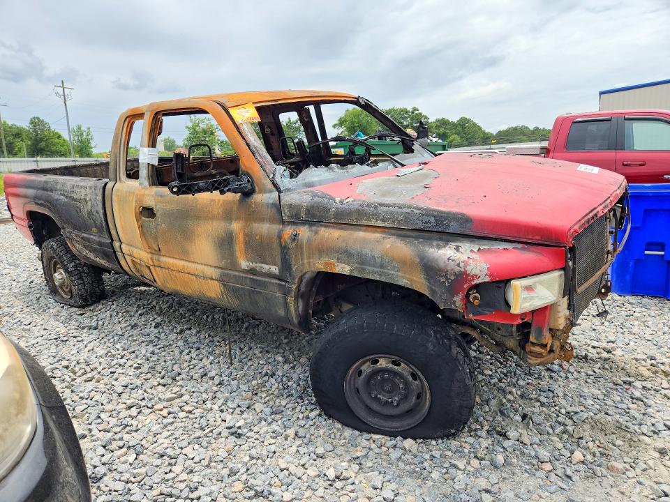 58600116 :رقم المزاد ، 3B7KF23632M266941 vin ، 2002 Dodge Ram 2500 مزاد بيع
