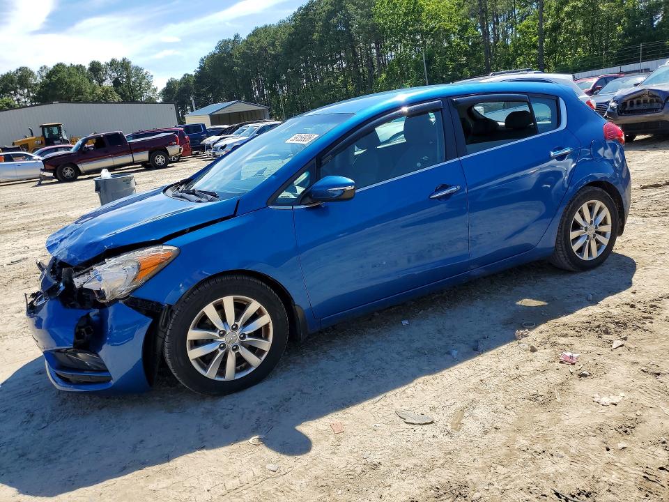 2015 Kia Forte მანქანა იყიდება აუქციონზე, vin: KNAFX5A85F5348635, აუქციონის ნომერი: 58158926