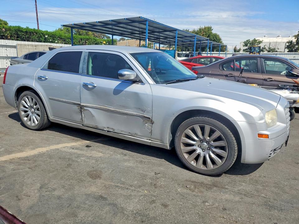 Продажа на аукционе авто 2010 Chrysler 300, vin: 2C3CA5CV5AH185565, номер лота: 58830776